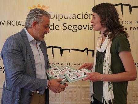 Imagen El Instituto de la Cultura Tradicional de la Diputación colabora con la segunda reedición del libro ‘Estampas de Aldea’, editado por Arqueología de Imágenes